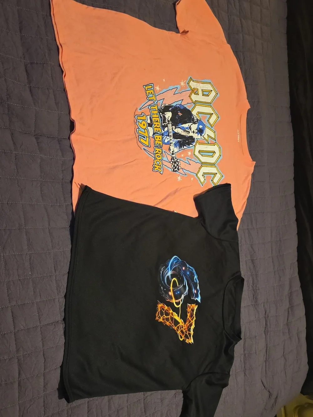 Old Navy AC⚡️DC T-shirt & 6 7 Black T-shirt